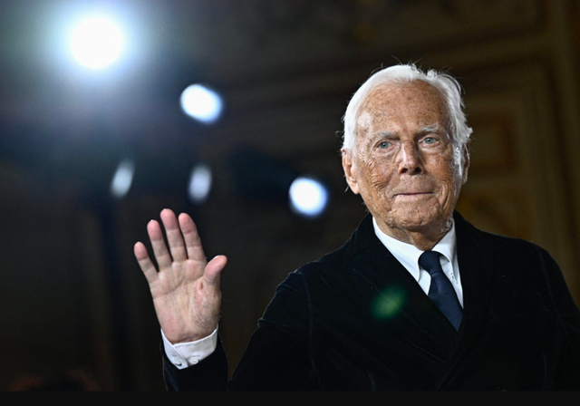 Nhà thiết kế thời trang Giorgio Armani qua đời - Ảnh 1.