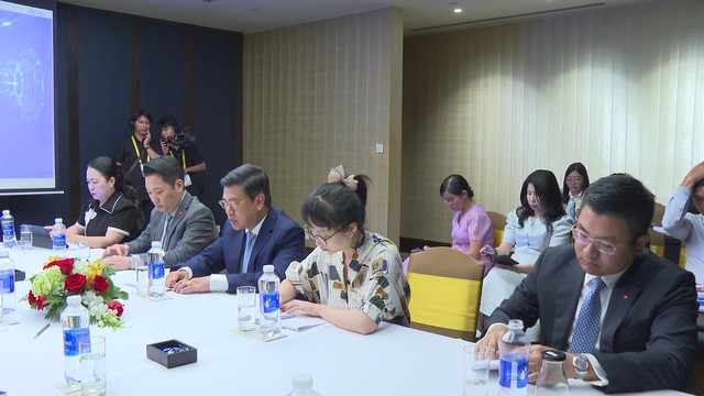 Phó Chủ tịch UBND TP.HCM Nguyễn Văn Dũng tiếp Giám đốc Khu vực Châu Á - Thái Bình Dương của Tổ chức Du lịch Liên hợp quốc - Ảnh 4.
