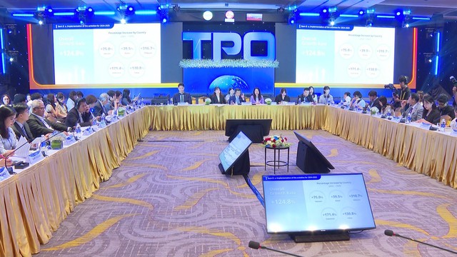 Phó chủ tịch UBND TP.HCM Nguyễn Văn Dũng điều hành hội nghị TPO về du lịch thông minh và xanh - Ảnh 2.