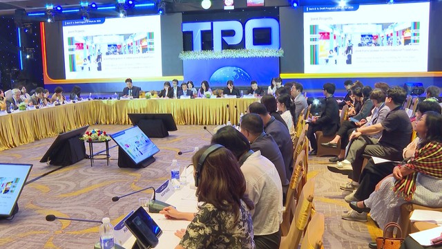 Phó chủ tịch UBND TP.HCM Nguyễn Văn Dũng điều hành hội nghị TPO về du lịch thông minh và xanh - Ảnh 4.