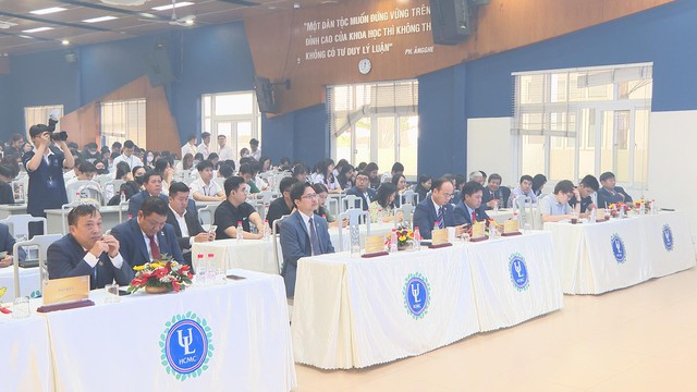 Không khí khai giảng năm học 2025 – 2026 tại Trường Đại học Luật TP.HCM - Ảnh 1.