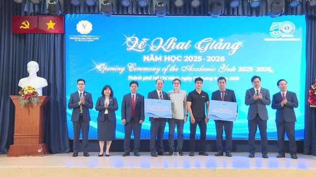 Không khí khai giảng năm học 2025 – 2026 tại Trường Đại học Luật TP.HCM - Ảnh 3.