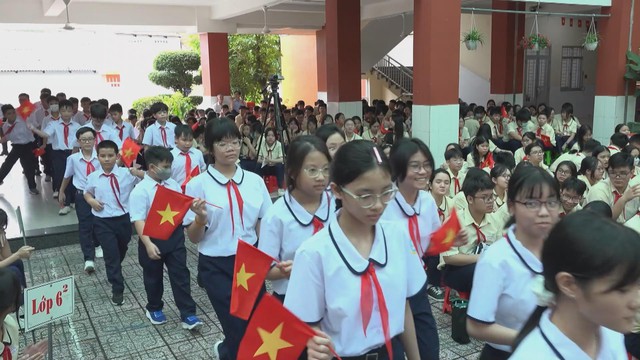 Trường THCS Đặng Trần Côn khai giảng năm học mới 2025 - 2026 - Ảnh 2.