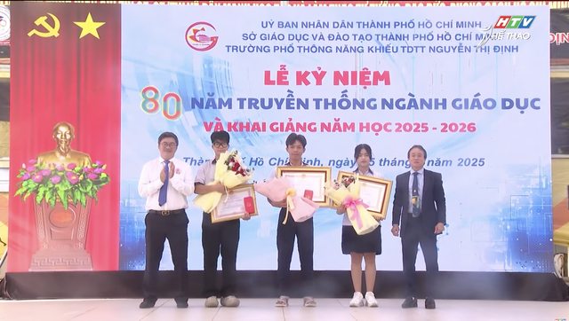 Tinh thần thể thao học đường ngày khai giảng năm học mới - Ảnh 2.