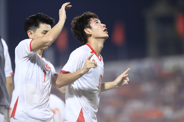 Đánh bại Singapore, U23 Việt Nam vững ngôi đầu bảng C vòng loại U23 Châu Á - Ảnh 1.