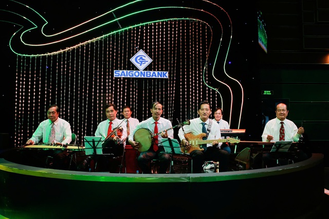 Những người “đánh động” ngân vang chuông vàng - Ảnh 1.