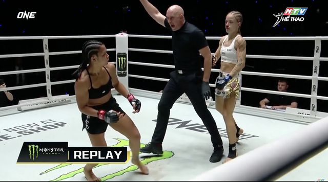 Stella Hemetsberger lật đổ Jackie Buntan, giành đai vô địch Muay Thai tại ONE Fight Night 35- Ảnh 3. Stella Hemetsberger lật đổ Jackie Buntan, giành đai vô địch Muay Thai tại ONE Fight Night 35- Ảnh 3.