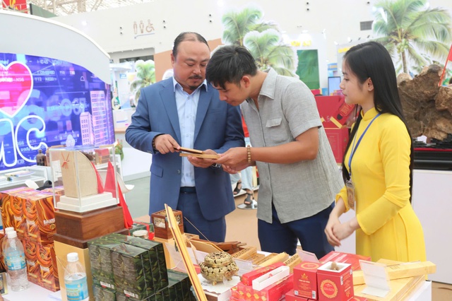 Trầm hương Hoàng Trầm - Khánh Hòa tự hào góp mặt tại Triển lãm A80 - Ảnh 1.