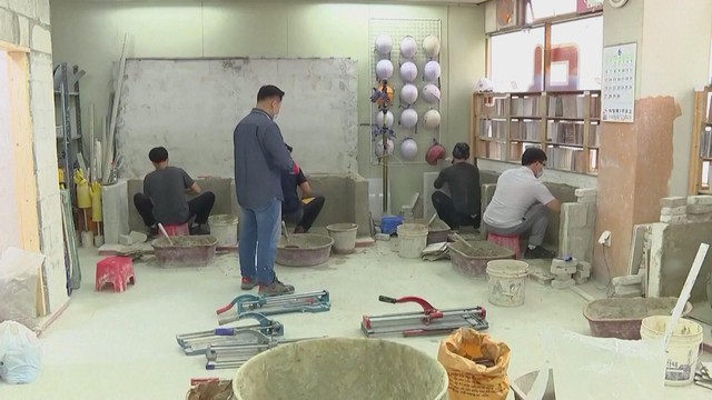 Nhiều người trẻ Hàn Quốc rời bỏ công việc văn phòng, chọn nghề thực địa - Ảnh 1.