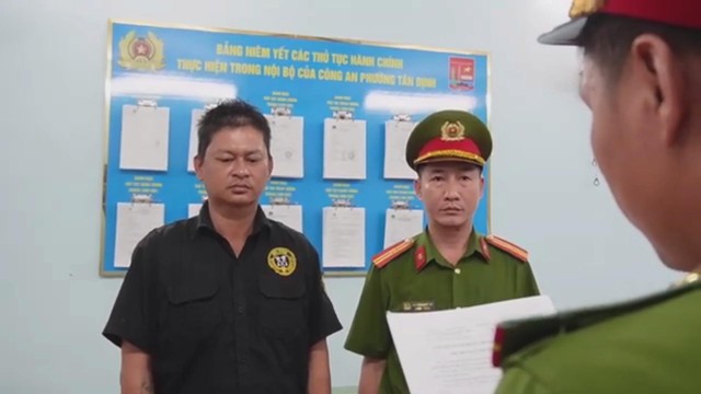 Công an TP.HCM bắt giữ đối tượng gây rối, hành hung người đi đường tại phường Tân Định - Ảnh 1.