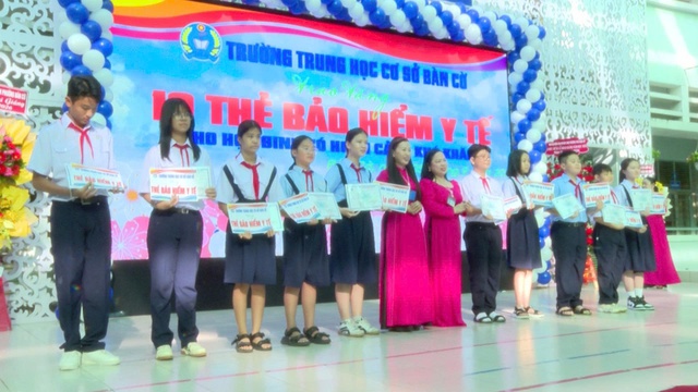 Học sinh, sinh viên được hỗ trợ tối thiểu 50% mức đóng bảo hiểm y tế từ năm học 2025 - 2026 - Ảnh 2.