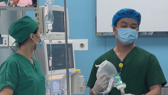 Côn Đảo: Thực hiện thành công ca phẫu thuật nội soi cắt ruột thừa đầu tiên tại địa phương - Ảnh 2.