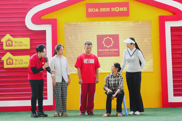 Ngọc Hân xúc động, Đỗ Kim Phúc khâm phục trước nghị lực của em nhỏ mồ côi - Ảnh 3.