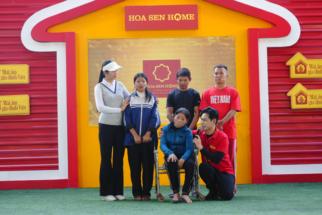 Ngọc Hân xúc động, Đỗ Kim Phúc khâm phục trước nghị lực của em nhỏ mồ côi - Ảnh 4.