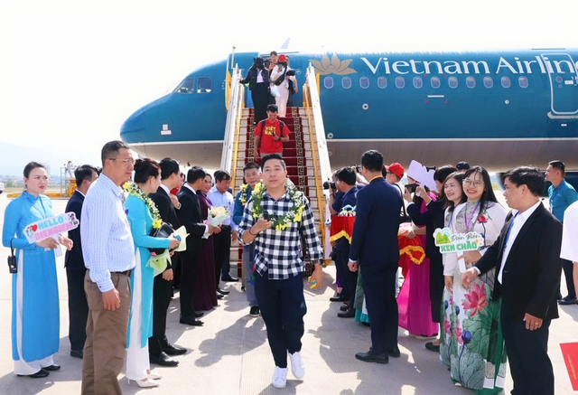 Vietnam Airlines khai trương đường bay TP. Hồ Chí Minh – Điện Biên, rút ngắn khoảng cách vùng miền - Ảnh 2.