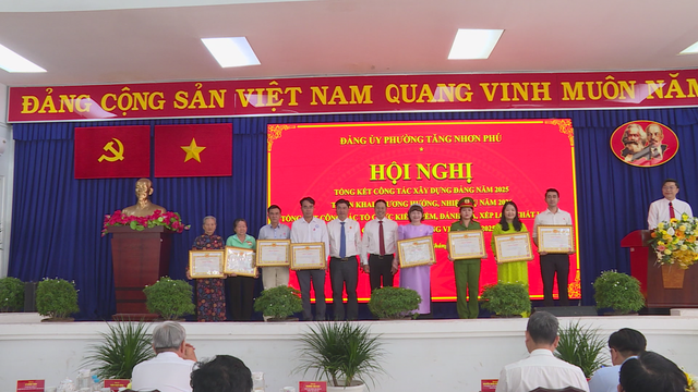 Phường Tăng Nhơn Phú, TP. Hồ Chí Minh tổng kết công tác xây dựng Đảng năm 2025 - Ảnh 2.