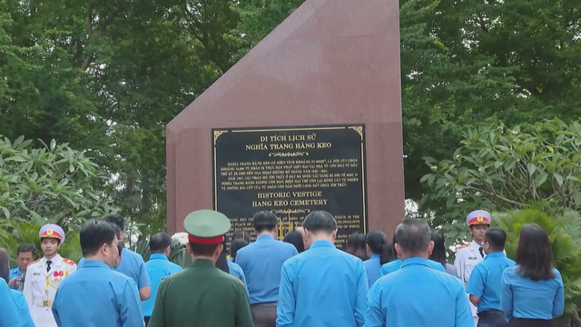 Tổng Liên đoàn Lao động Việt Nam tri ân các anh hùng liệt sĩ tại Đặc khu Côn Đảo - Ảnh 1.