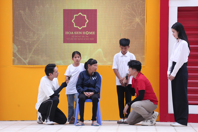 Hai anh em mồ côi cha, phải sống xa mẹ vì phòng trọ chật hẹp - Mái ấm gia đình Việt - Ảnh 8.