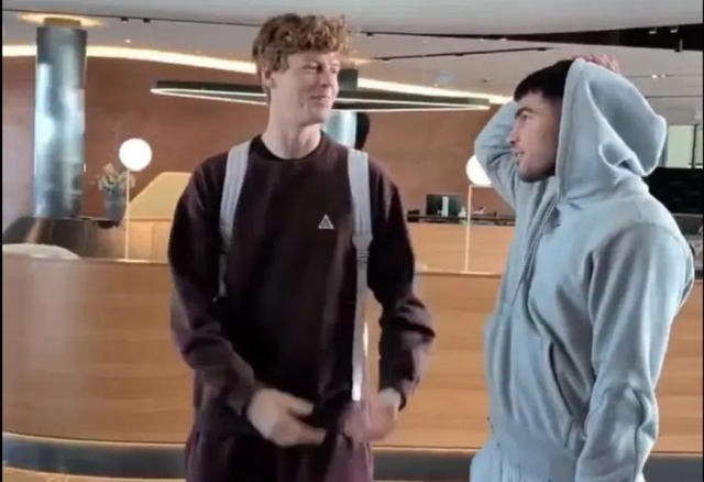 Alcaraz và Sinner cùng đến Melbourne, sẵn sàng cho Úc Mở rộng - Ảnh 1.