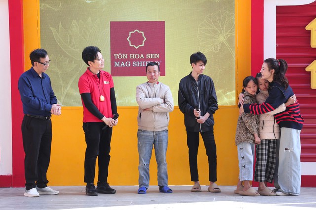 "Mái ấm gia đình Việt" trao hơn 2,5 tỉ đồng cho 18 hoàn cảnh khó khăn tại Hải Phòng - Ảnh 2.