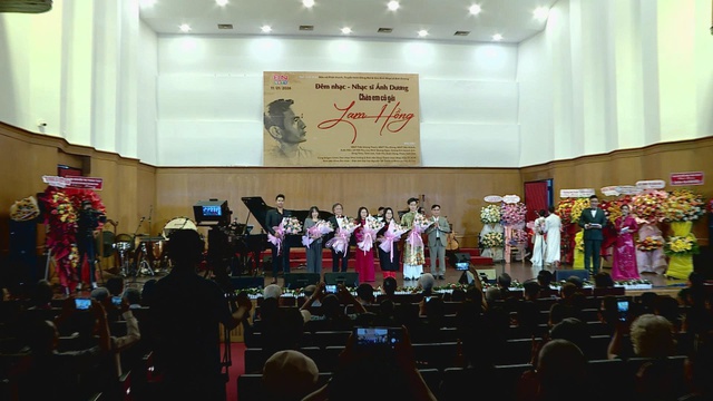 Đêm nhạc: Nhạc sĩ Ánh Dương “Chào em cô gái Lam Hồng” - Ảnh 2.