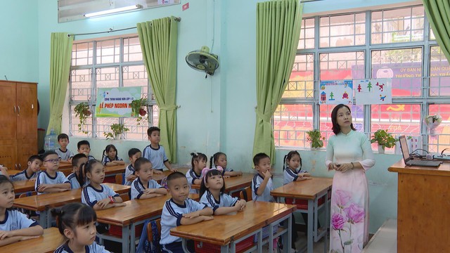 60 Giây ngày 13/1/2026 | Đường Lê Lợi khoác áo mới: Diện mạo trung tâm thành phố được thay đổi - Ảnh 3.