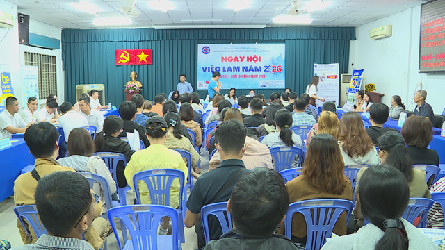 Thời sự HTV ngày 13/1/2026 | Hàng ngàn “việc tìm người” đầu năm 2026, tuyển dụng trực tuyến chiếm ưu thế - Ảnh 1.