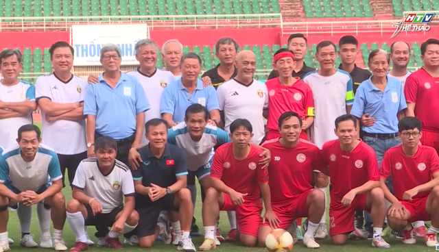 Những cây mùa xuân trên sân Thống Nhất - Ảnh 1.