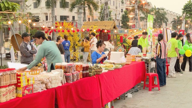 Thời sự trưa HTV 13/1/2026 I Mức đóng BHXH, BHYT, bảo hiểm thất nghiệp kể từ ngày 1/1/2026 - Ảnh 4.