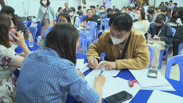 Hàng ngàn "việc tìm người" trong đầu năm 2026, tuyển dụng trực tuyến chiếm ưu thế - Ảnh 1.