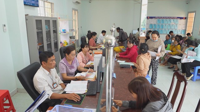 60 Giây ngày 14/1/2026 | Sổ trắng, số xanh được cấp đổi sang sổ hồng theo quy định mới - Ảnh 1.