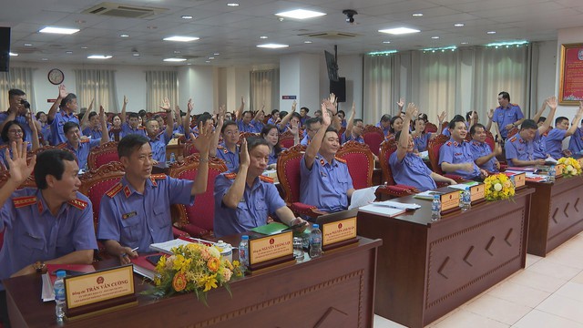 Viện Kiểm sát nhân dân TP. Hồ Chí Minh lấy ý kiến cử tri nơi công tác đối với người ứng cử đại biểu Quốc hội và HĐND Thành phố - Ảnh 2.