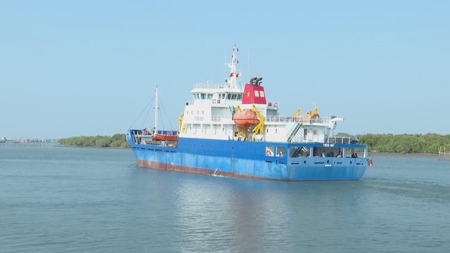 Tàu Tiên Nữ khởi hành tiếp tế Trường Sa, mang Tết ra đảo xa - Ảnh 4.