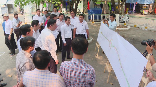 Lãnh đạo TP. Hồ Chí Minh kiểm tra tiến độ bồi thường, giải phóng mặt bằng dự án Vành đai 2 - Ảnh 4.