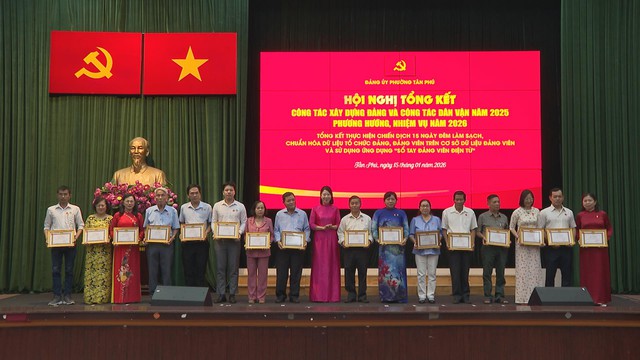 Phường Tân Phú đẩy mạnh chuyển đổi số trong công tác xây dựng Đảng - Ảnh 4.