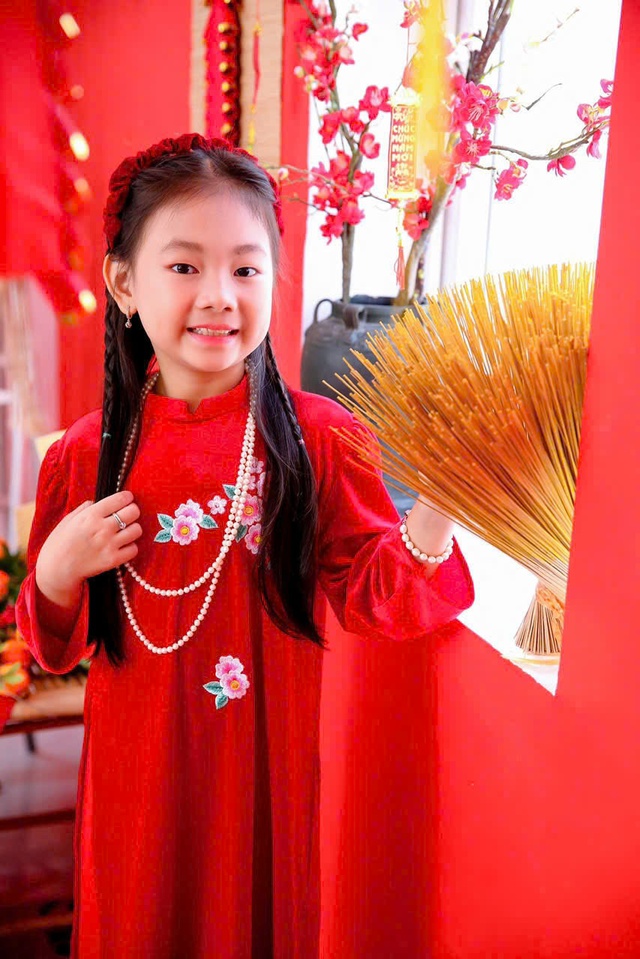 Nguyễn Bùi Trang Nhung: Nữ Liên đội trưởng học giỏi, đa tài tại Gala Hô Biến mùa 5 - Ảnh 2.