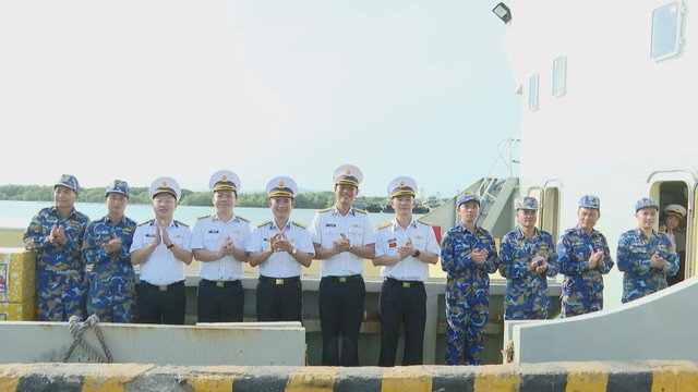 Mang tết ấm đến Trường Sa - Ảnh 5.