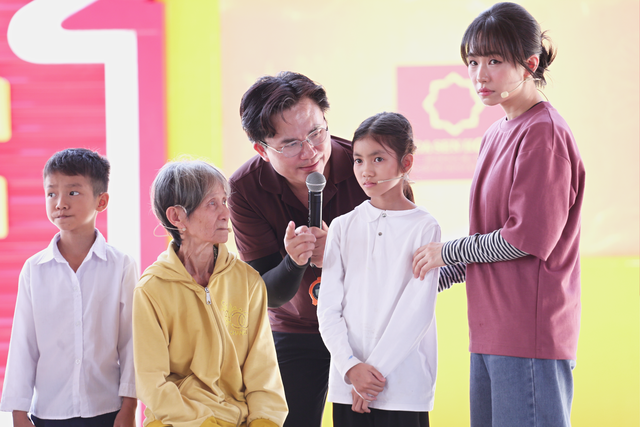 Chuyện cụ bà nặng 28kg gồng gánh nuôi chị em Như Ý - Ảnh 13.