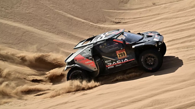 Chặng 12 Dakar Rally: Al-Attiyah và Ricky Brabec tiến gần danh hiệu vô địch- Ảnh 1.