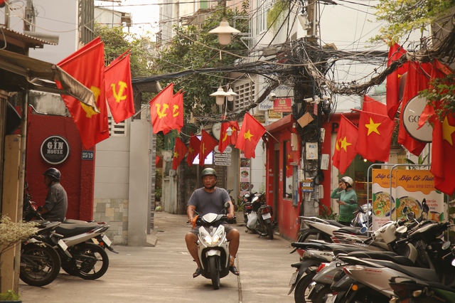 TP. Hồ Chí Minh trang hoàng rực rỡ chào mừng Đại hội XIV của Đảng- Ảnh 9.