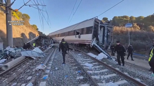 Tin Thế giới 24 Giờ ngày 19/1/2026 | Tây Ban Nha: Thương vong tăng trong vụ tai nạn tàu cao tốc - Ảnh 1.
