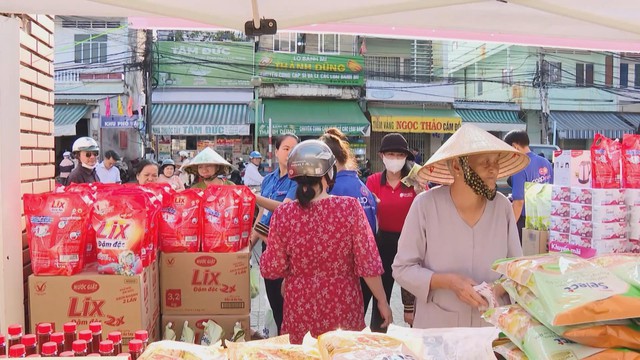 Coop Mart Vũng Tàu tổ chức điểm bán hàng lưu động bình ổn thị trường dịp đầu năm 2026 - Ảnh 4.