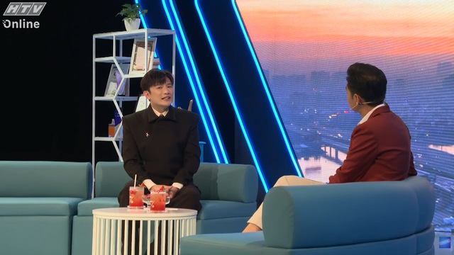 9PM Show - Chuyện chưa kể - Tập 7: Hãy cứ gọi tôi với danh xưng Dược sĩ Tiến - Ảnh 1.