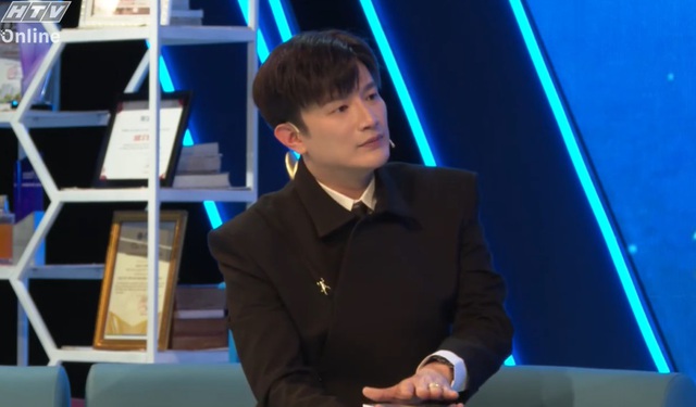 9PM Show - Chuyện chưa kể - Tập 7: Hãy cứ gọi tôi với danh xưng Dược sĩ Tiến - Ảnh 2.