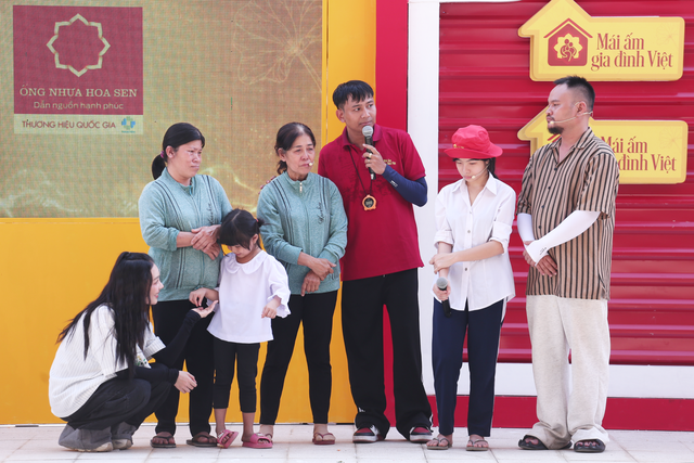 MC Thái Vũ bật khóc khi nghe lời hứa của cô bé với cha mẹ đã khuất - Ảnh 4.