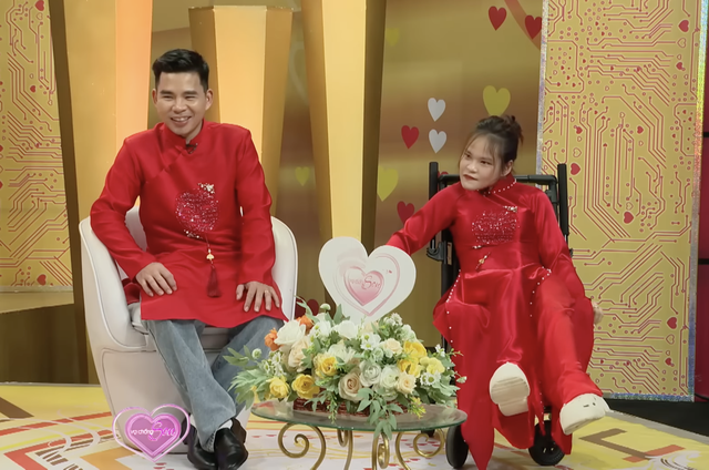 Vợ chồng son 2026 - Tập 1: Chuyện tình "không đôi chân" và lời cầu hôn sau 3 năm tích góp - Ảnh 2.