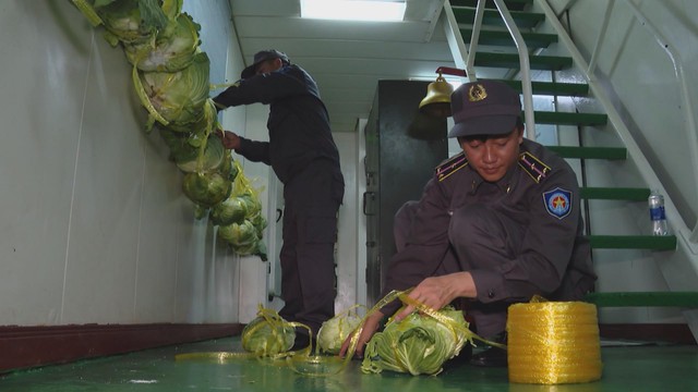 Kiểm ngư Chi đội số 2 xuất quân tuần tra, trực sẵn sàng chiến đấu xuyên Tết Nguyên đán - Ảnh 3.