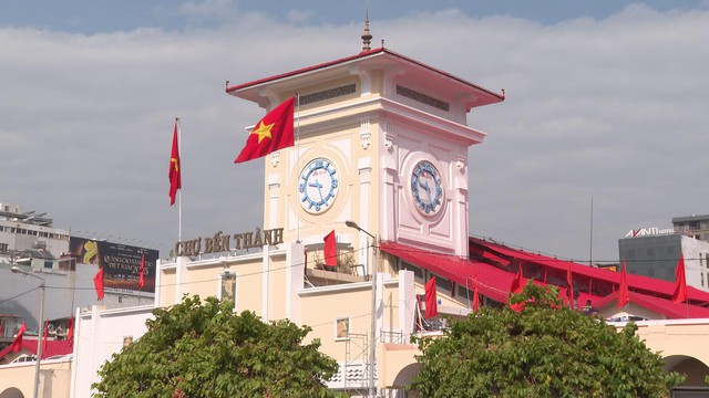 Chợ Bến Thành hoàn thiện chỉnh trang vượt tiến độ trước Tết - Ảnh 2.