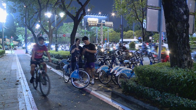 Xu hướng sử dụng phương tiện giao thông công cộng của người dân TP. Hồ Chí Minh - Ảnh 1.