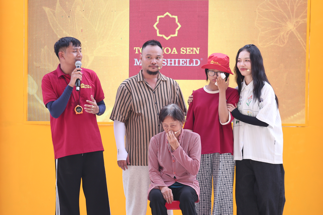 Mái ấm gia đình Việt: Bữa sáng nửa gói mì của cô bé mồ côi - Ảnh 7.